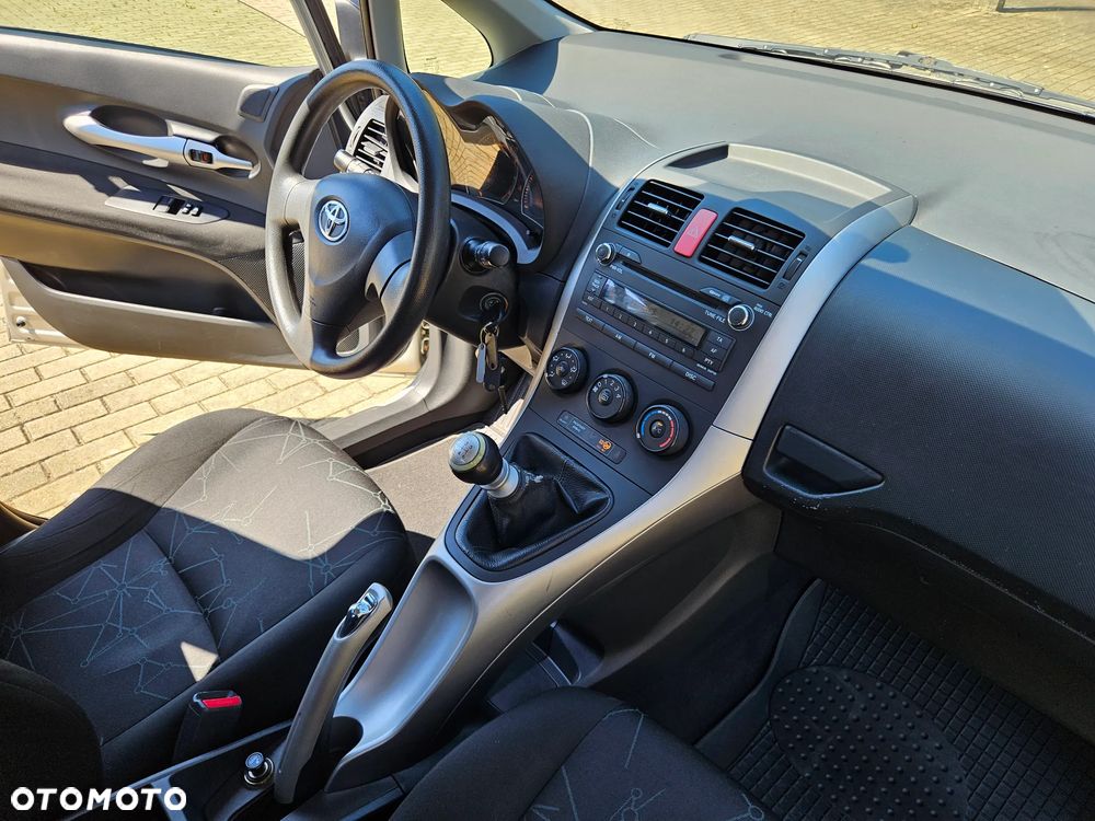 Toyota Auris 1.33 VVT-i Luna - 30