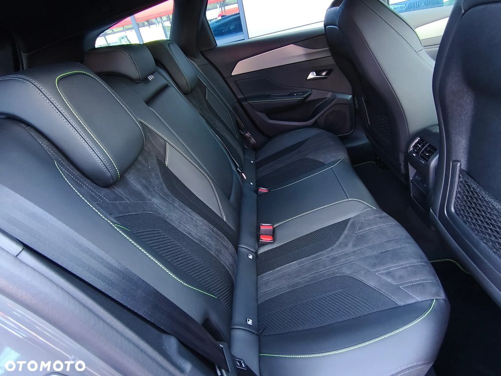 Peugeot 308 1.2 mHEV GT Exclusive S&S e-DCS6 - 17