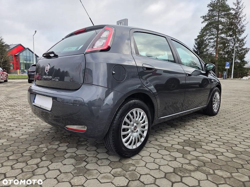 Fiat Punto 1.4 Young - 4