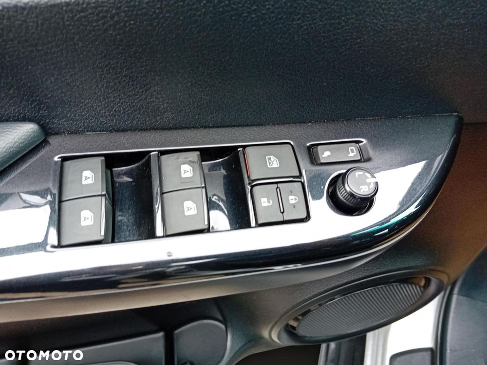 Toyota Hilux 2.8 D-4D Double Cab Invincible Sport 4x4 - 22