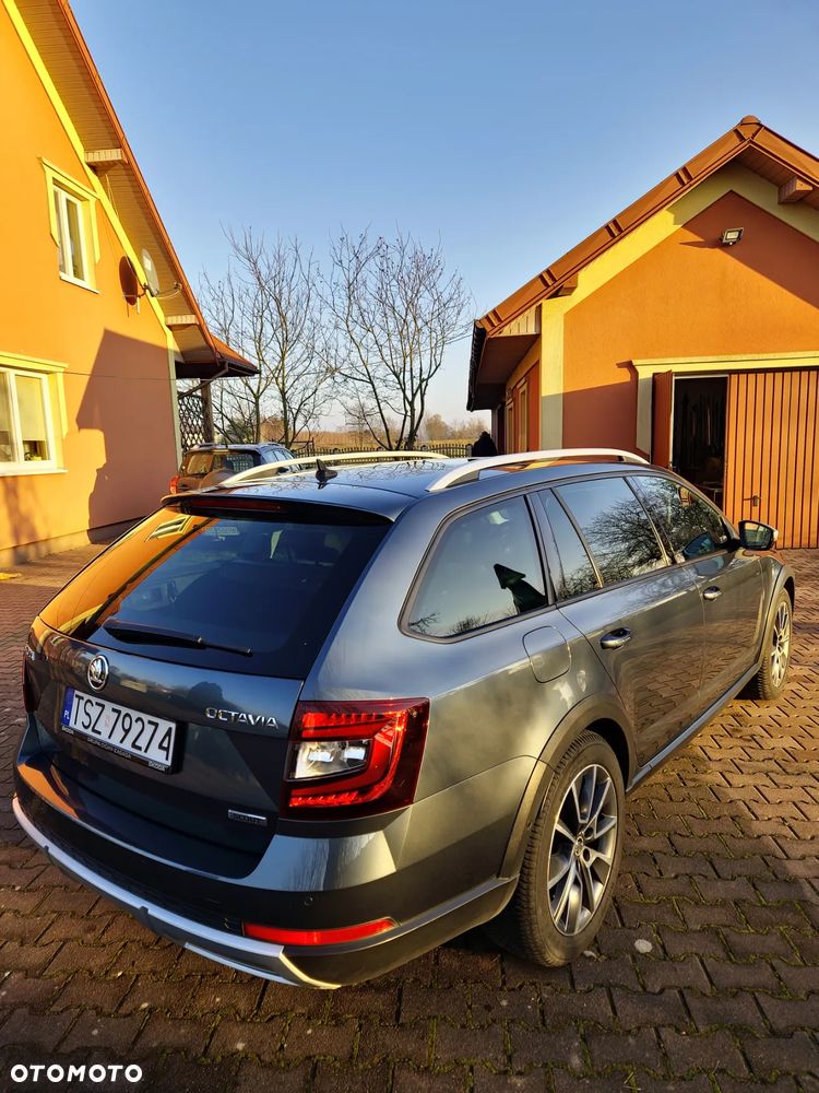 Skoda Octavia Scout 2.0 TDI 4x4 DSG - 11