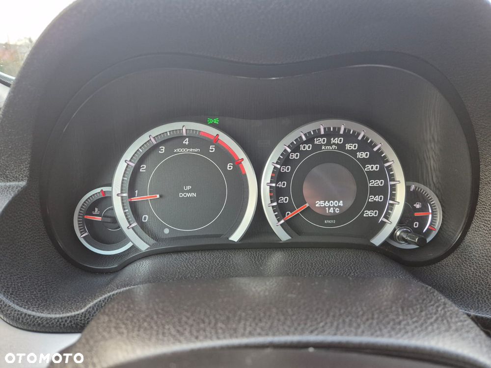 Honda Accord 2.2d Executive - 34