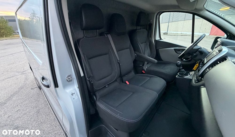Renault TRAFIC L2H1 LONG 2017r 1.6 DCI 125KM - 21