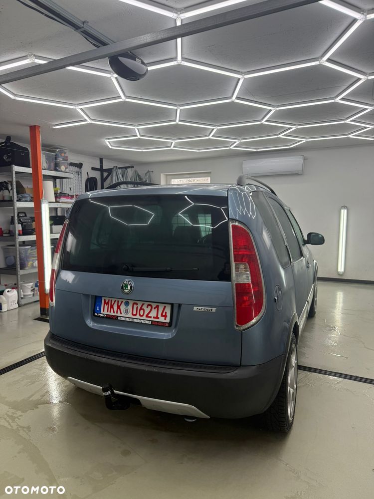 Skoda Roomster 1.4 16V Scout PLUS EDITION - 6