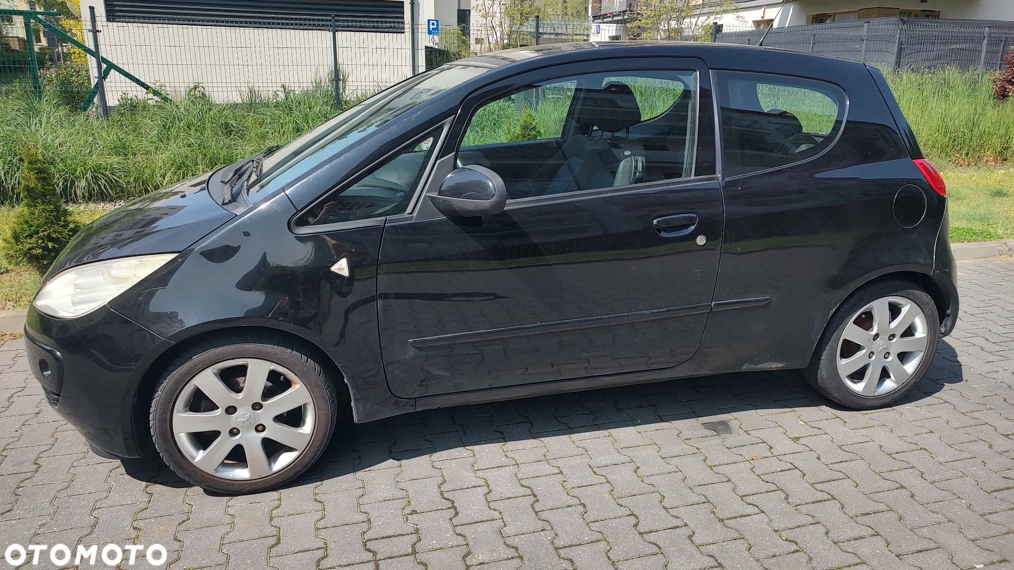 Mitsubishi Colt - 1