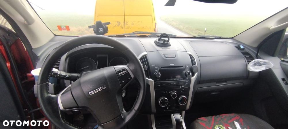 Isuzu D-Max - 10