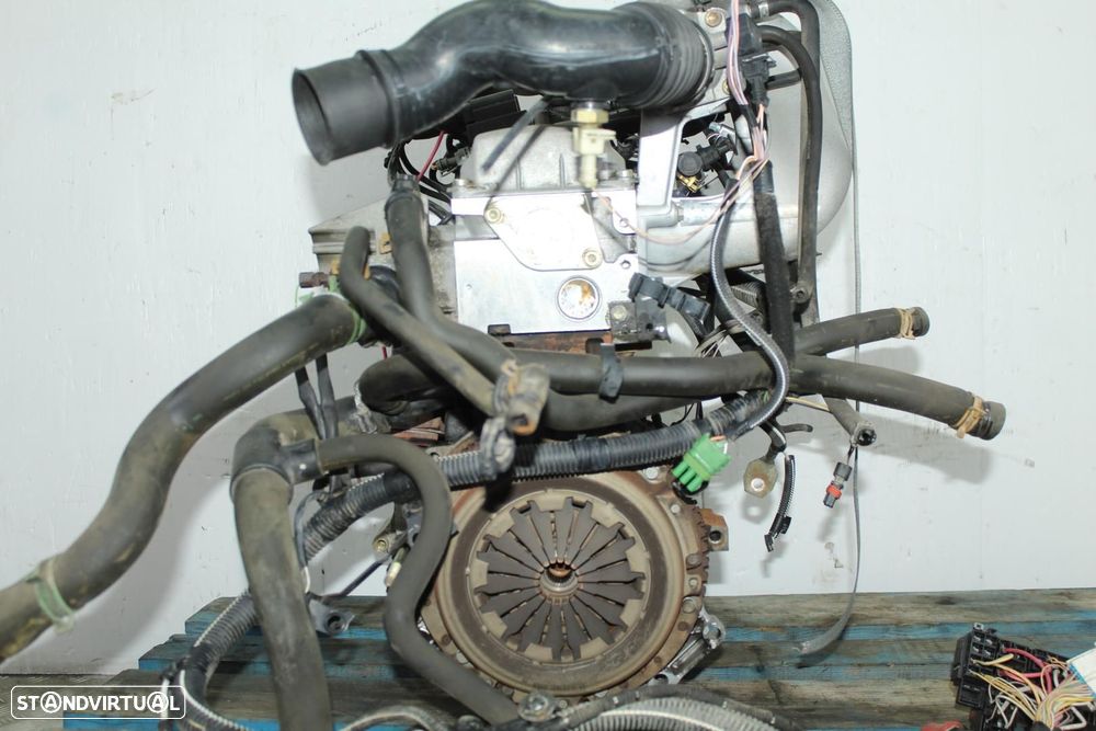 MOTOR COMPLETO RENAULT MEGANE I BERL. BERL. CON PORTÓN BA0 REF. K7M720 - 1