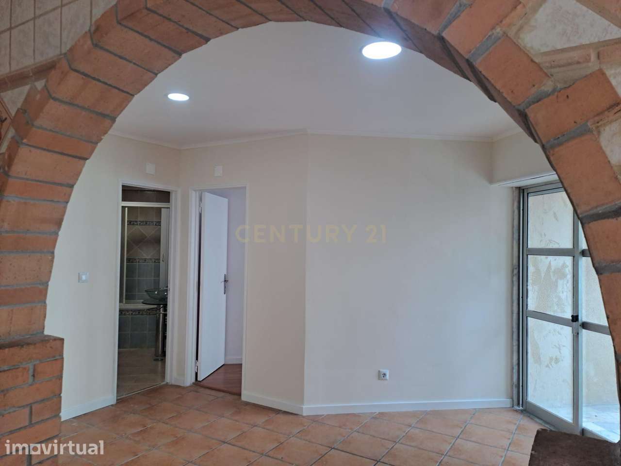Apartamento T2 - Tapada das Merçês - Grande imagem: 5/34
