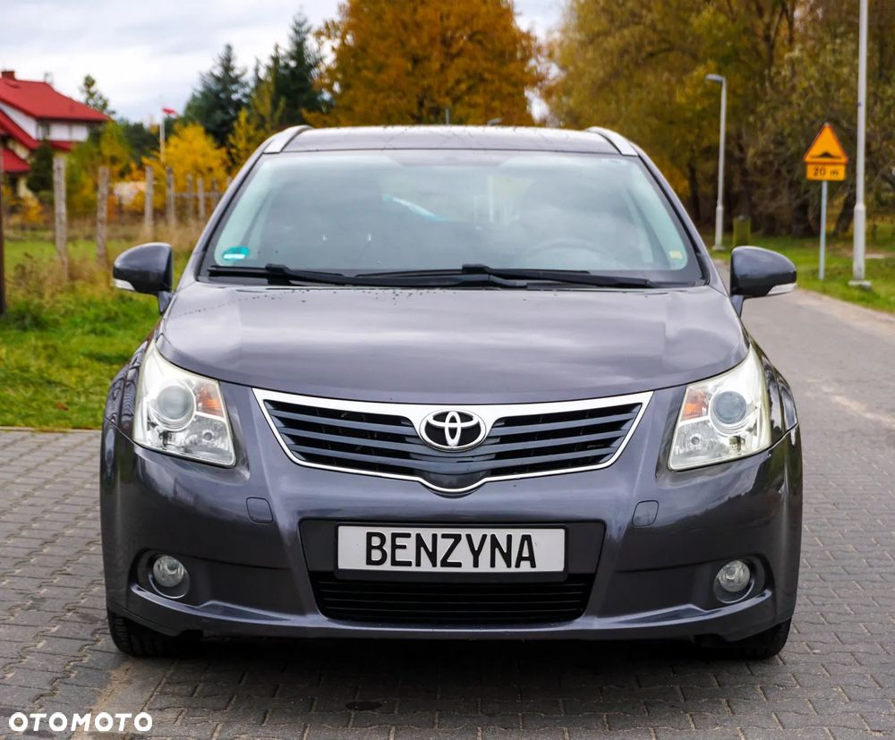 Toyota Avensis 1.8 Comfort - 15