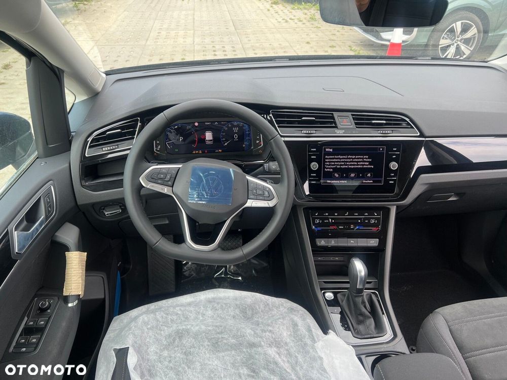 Volkswagen Touran - 8