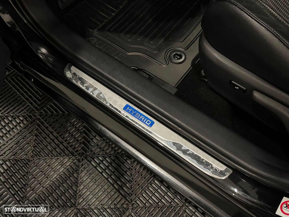 Toyota Auris Touring Sports 1.8 HSD Comfort +P.Techno+P.Sport - 53