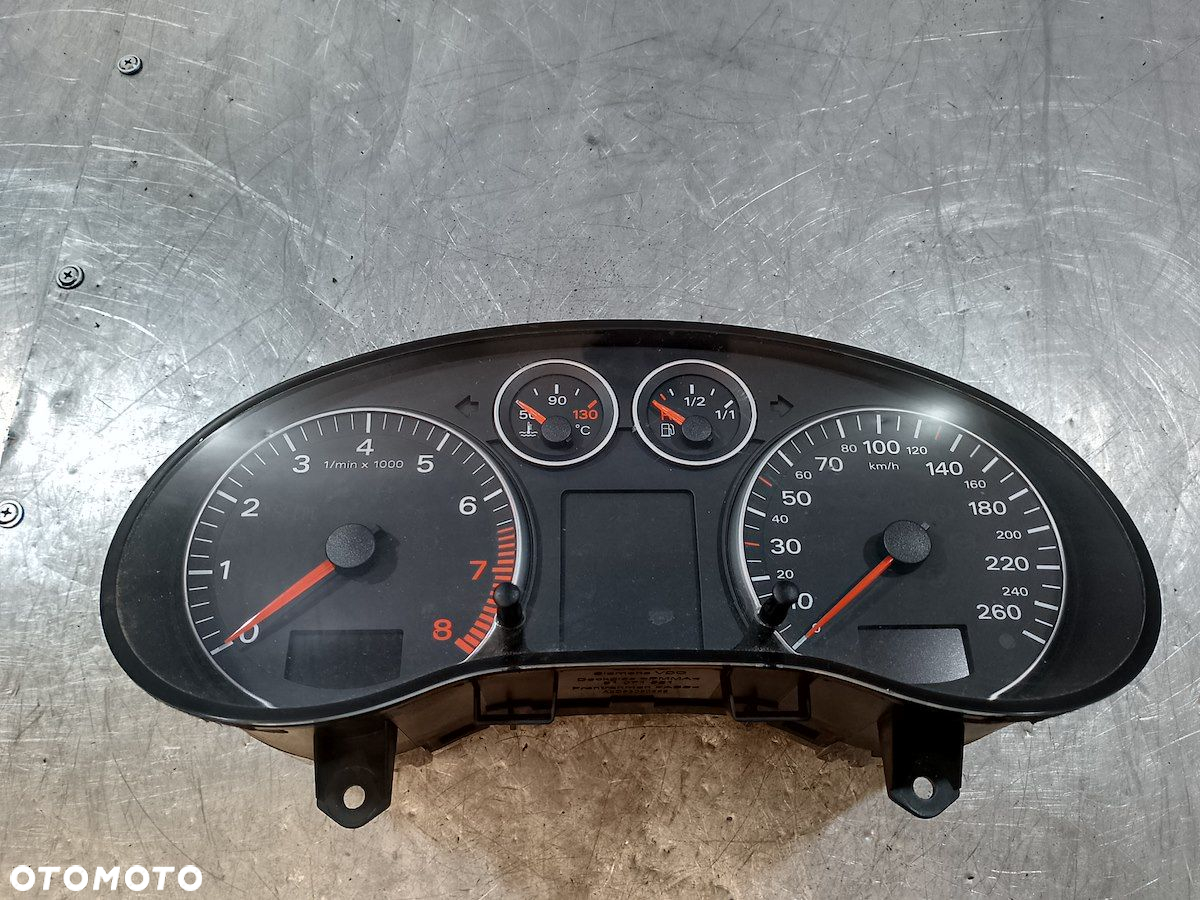 LICZNIK AUDI A3 ( 8P1 ) 8P0920900M  1.6 FSI - 2