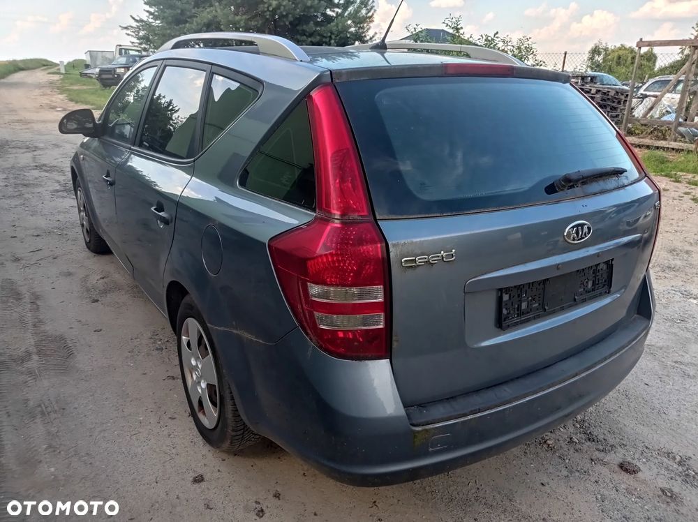 UWAGA ! AUTO W CAŁOŚCI 2010 KIA CEED 5DRZWI BENZYNA 110PS MALE KM ZAREJ PL - 3