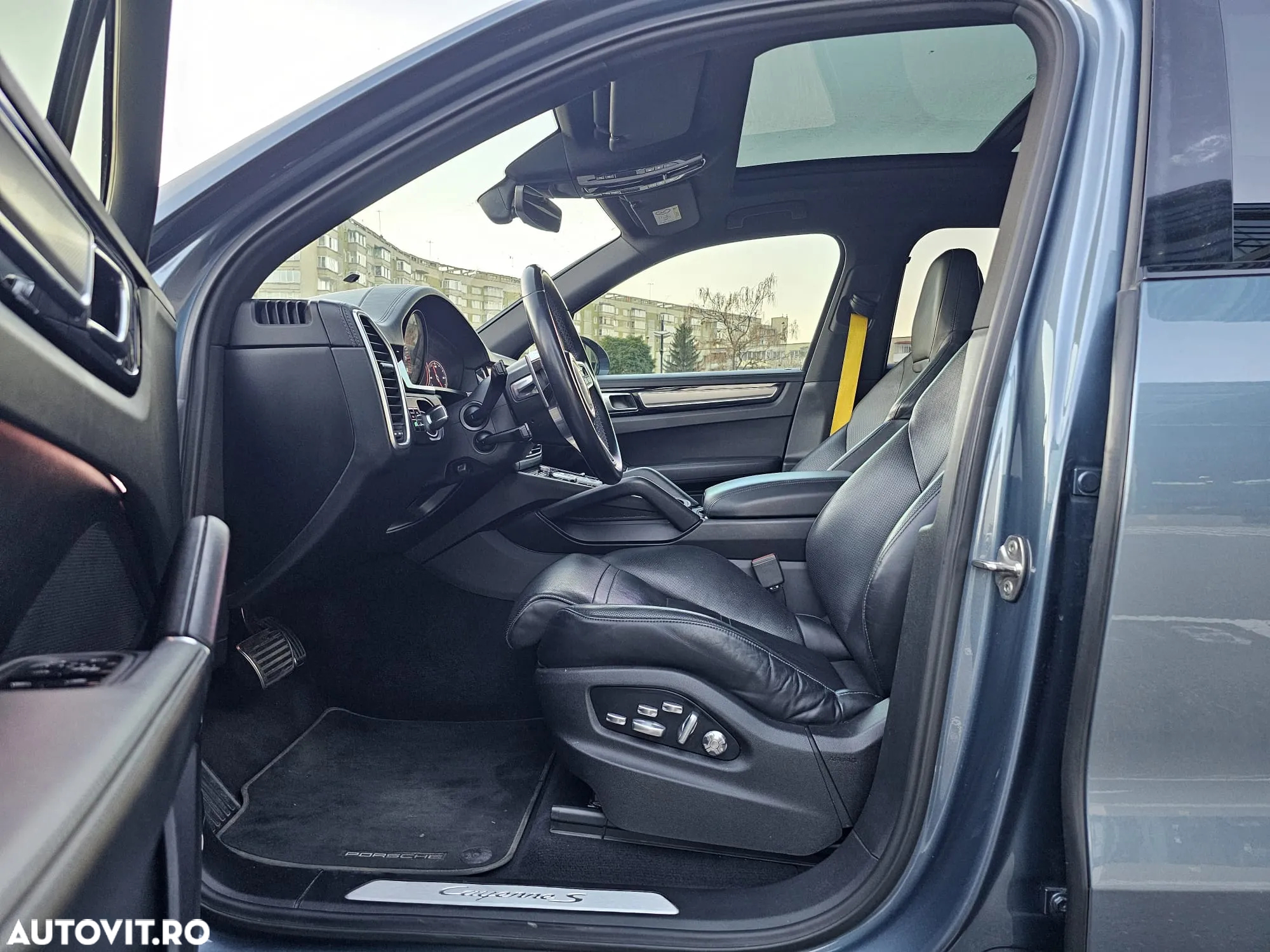 Porsche Cayenne S - 11
