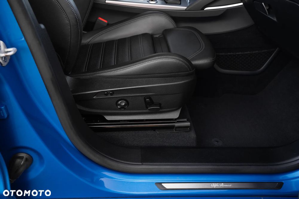 Alfa Romeo Stelvio 2.0 Turbo Veloce Q4 - 25