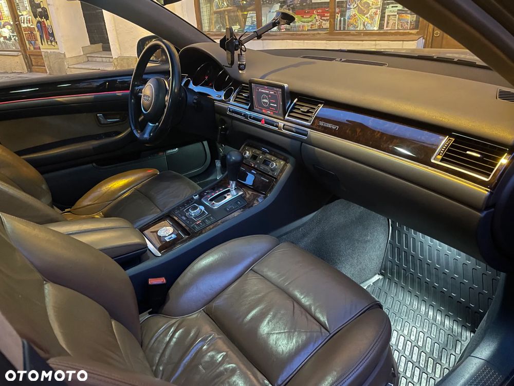 Audi A8 - 6
