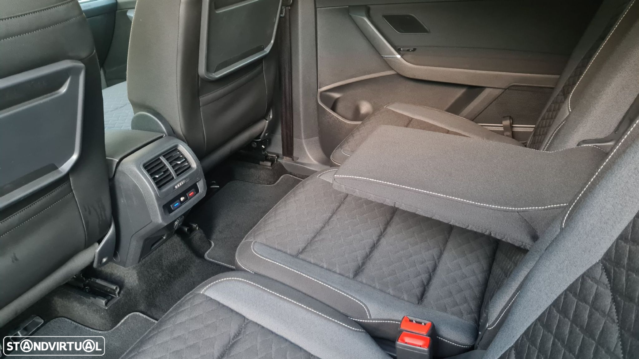 VW Touran - 43