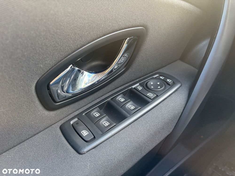 Renault Megane ENERGY TCe 115 Start & Stop LIMITED - 26