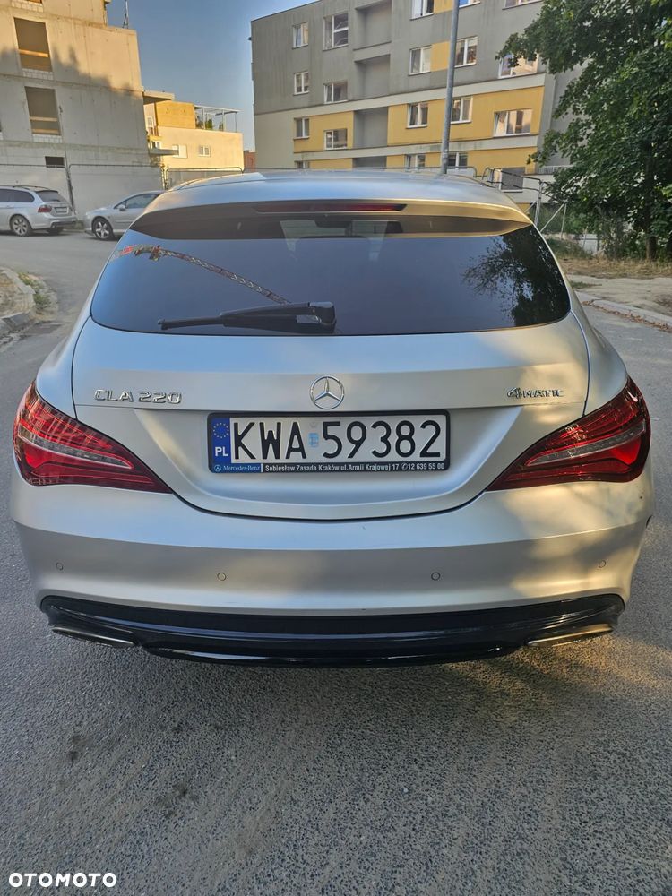 Mercedes-Benz CLA 220 4-Matic AMG Line - 11