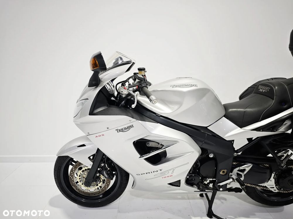 Triumph Sprint - 14