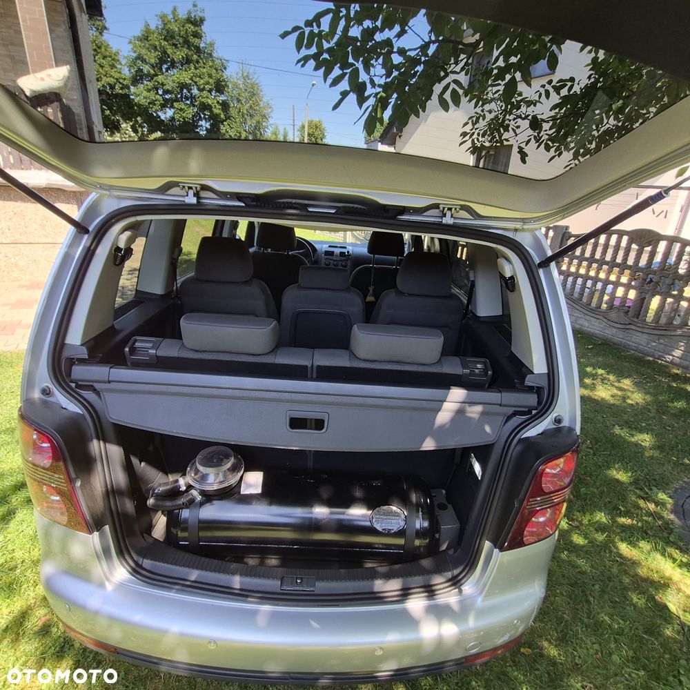 Volkswagen Touran 1.6 - 16