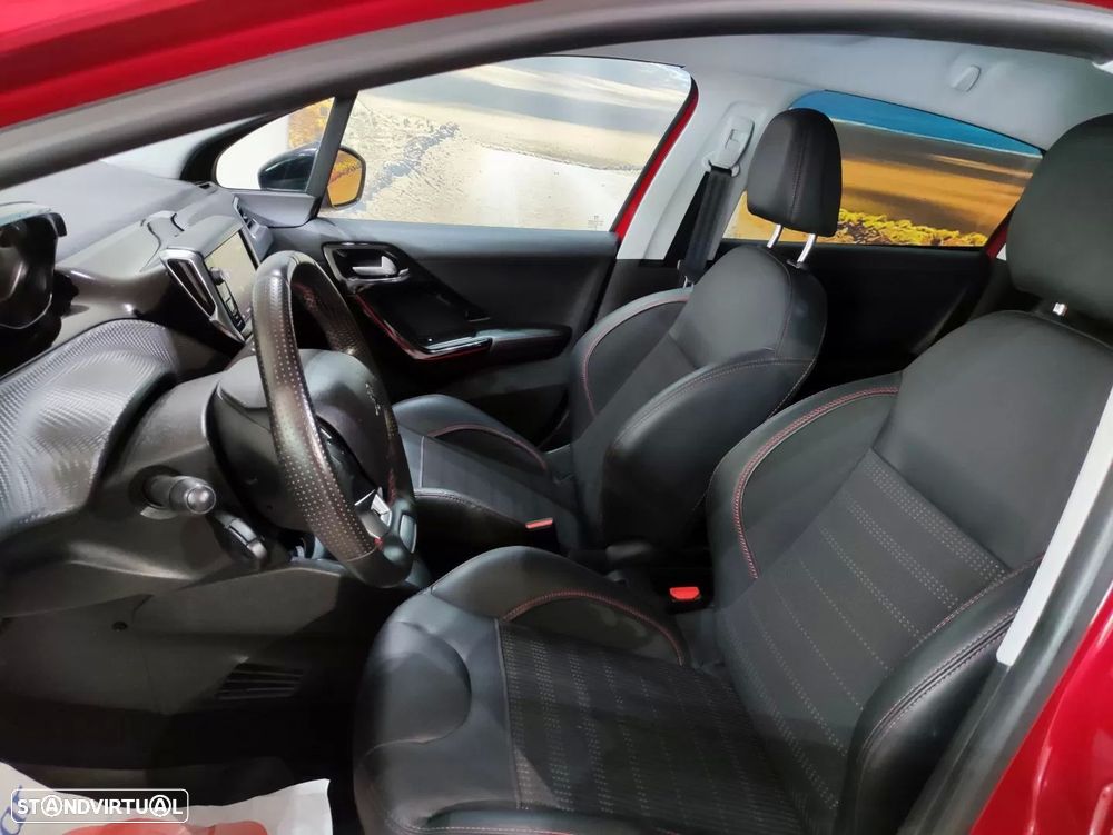 Peugeot 208 1.2 PureTech GT Line EAT6 - 12