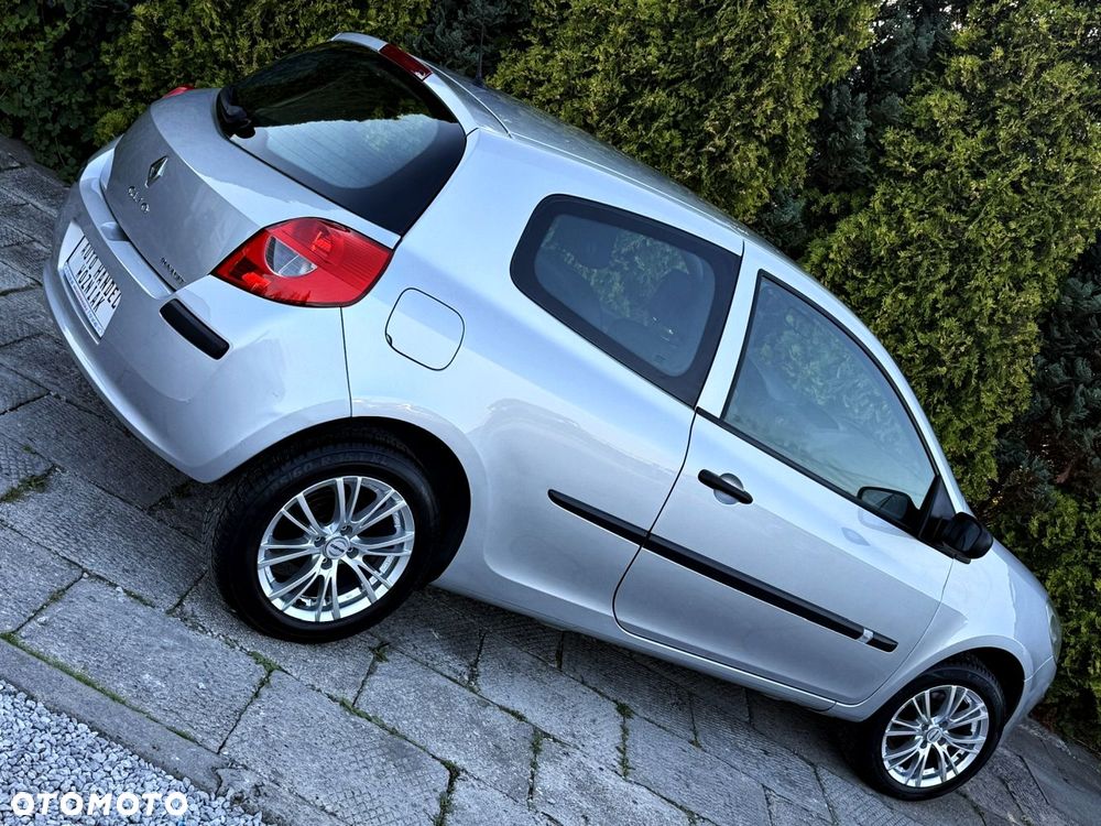 Renault Clio - 12