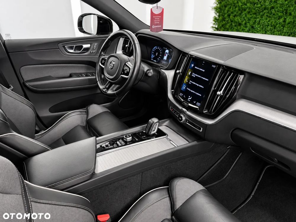 Volvo XC 60 B4 D AWD R-Design - 11