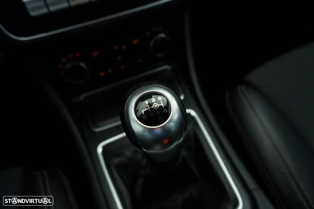 Mercedes-Benz A 180 d Urban - 19