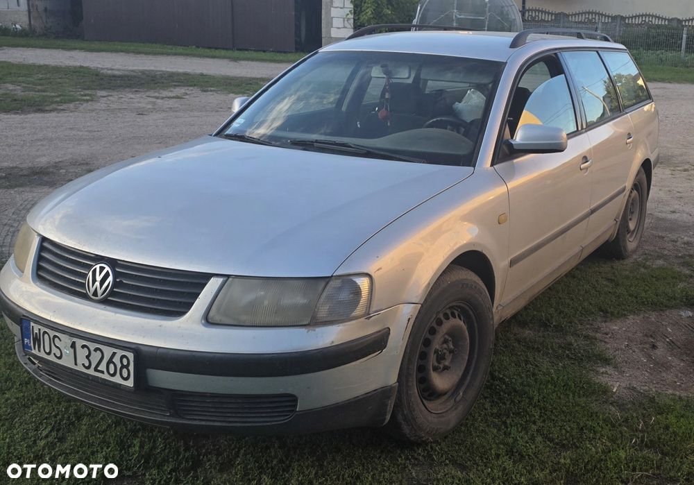Volkswagen Passat - 1