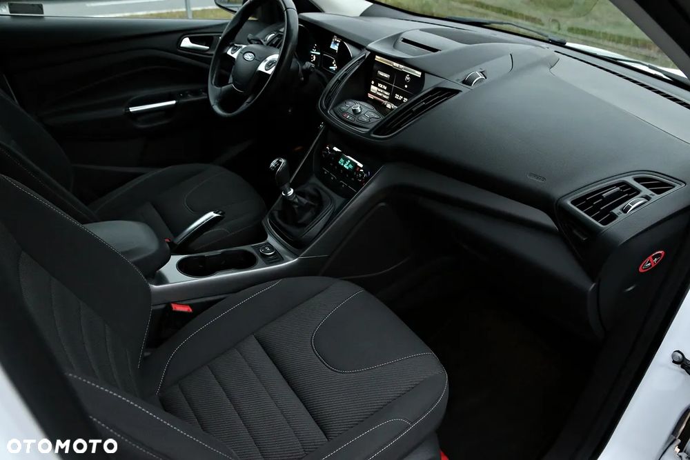 Ford Kuga 2.0 TDCi 2x4 Titanium - 9
