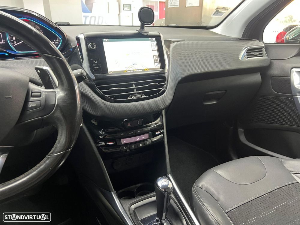 Peugeot 2008 1.6 e-HDi Allure 2-Tronic - 19