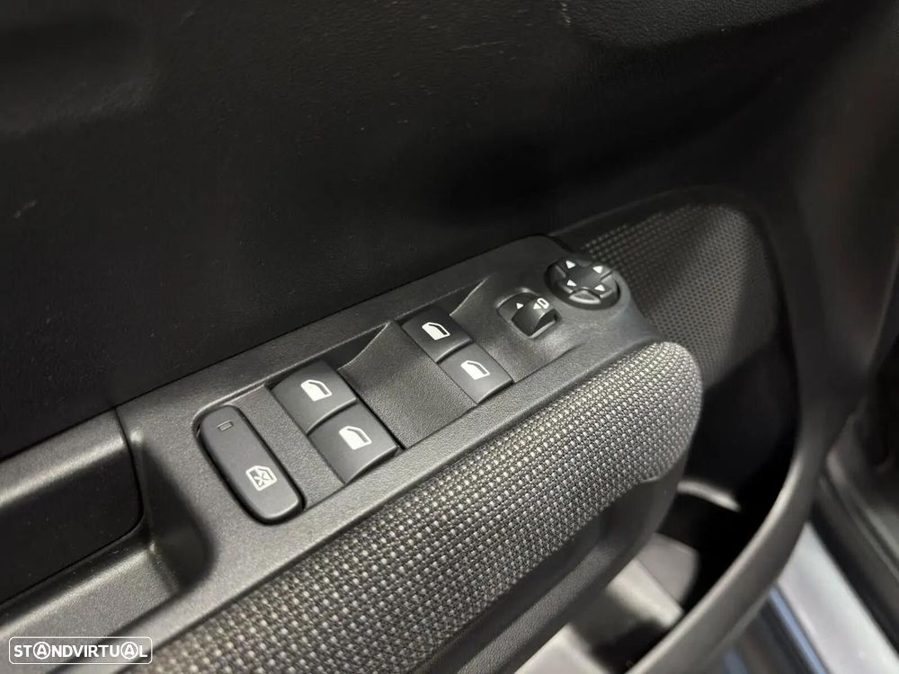Citroën C3 Aircross 1.2 PureTech C-Series — fotografia 15