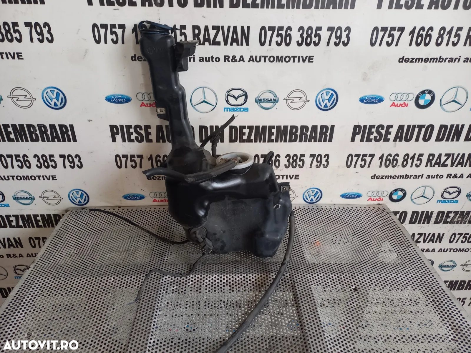 Bidonas Vas Lichid Parbriz Stropgel Mercedes C Class W204 Facelift Cu Spalatoare Far An 2011-2012-2 - 6
