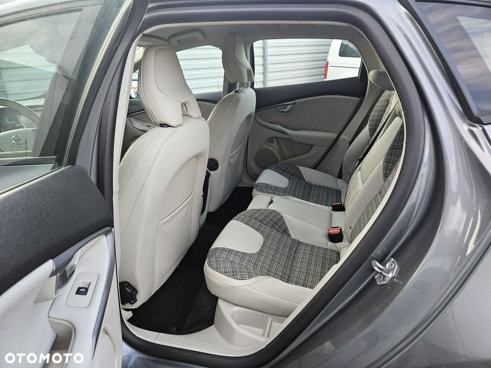 Volvo V40 D2 Drive-E SCR Dynamic Edition - 23