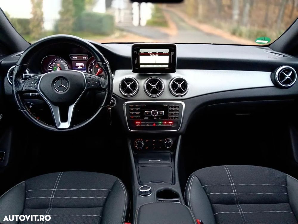 Mercedes-Benz CLA Shooting Brake 220 d 7G-DCT AMG Line - 28