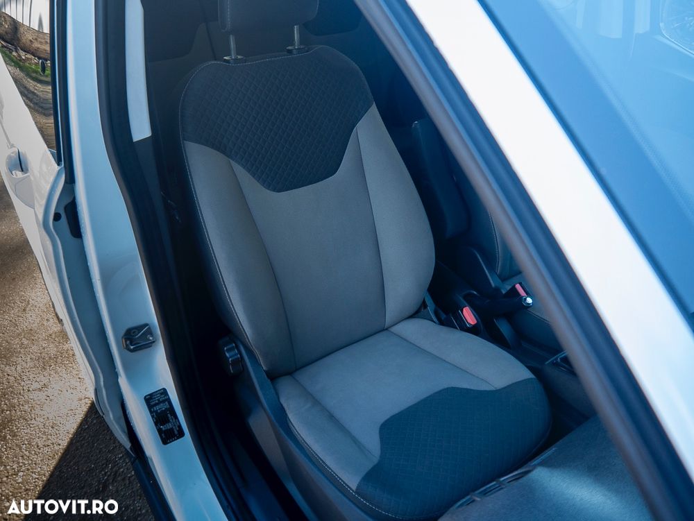 Ford Tourneo Courier 1.5 TDCi Trend - 19