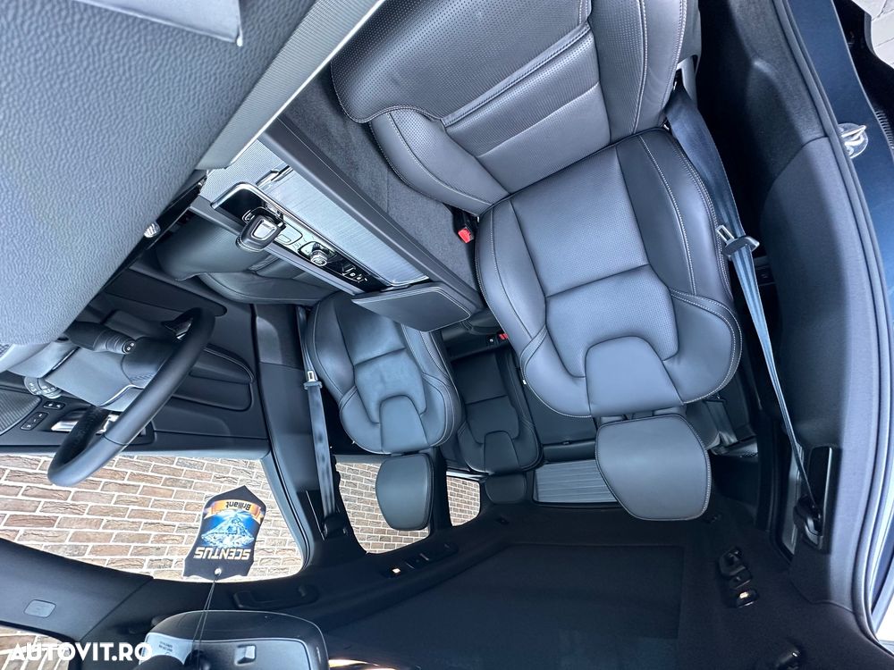 Volvo XC 60 B4 MHEV AT8 AWD R-Design - 19