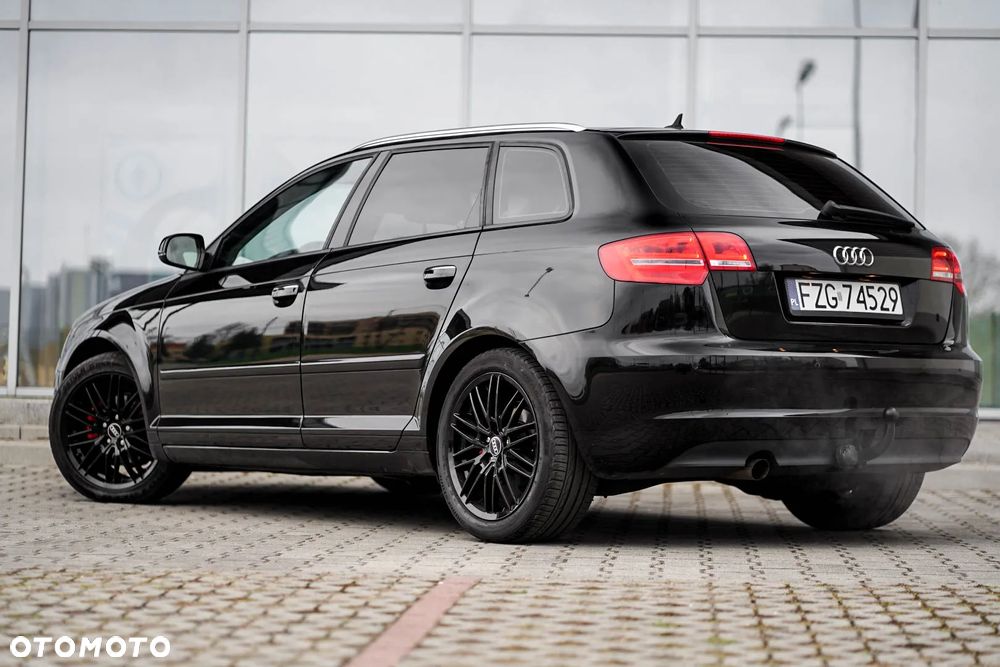 Audi A3 Sportback 1.6 TDI S line Sportpaket - 20