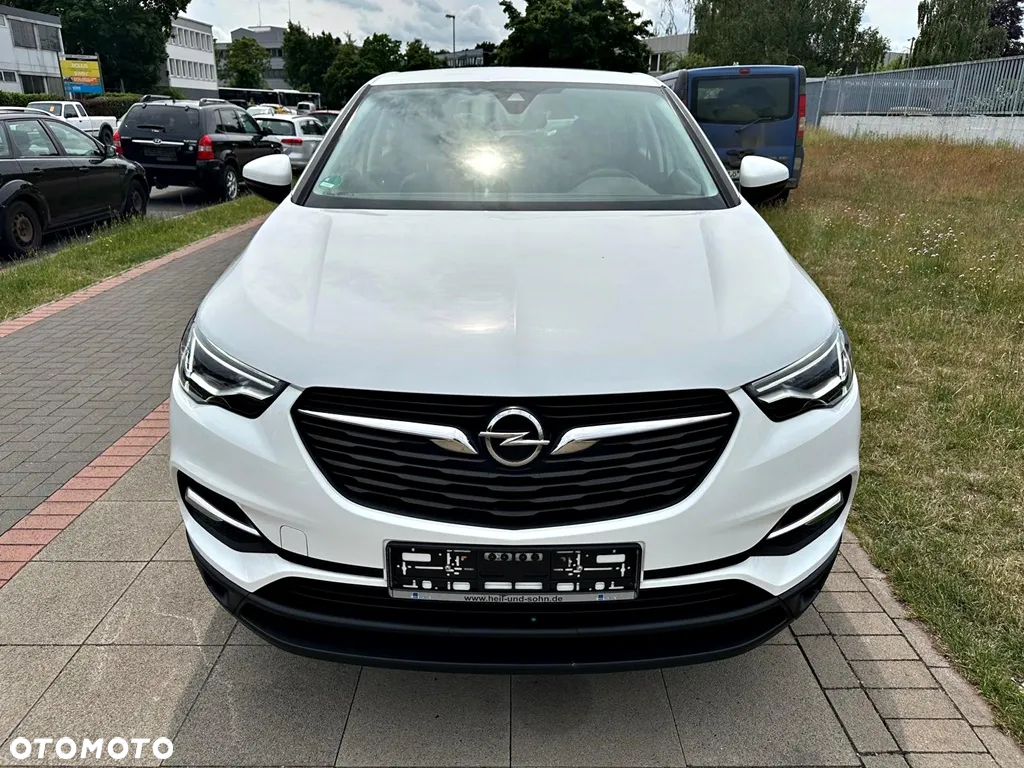 Opel Grandland X 1.5 D Start/Stop Business Elegance - 2