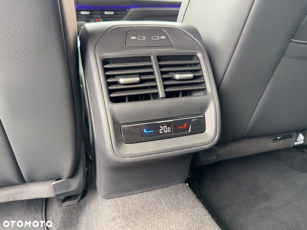 Volkswagen Passat - 33