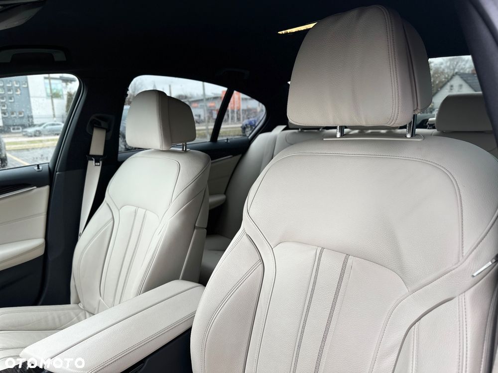 BMW Seria 5 545e xDrive - 8