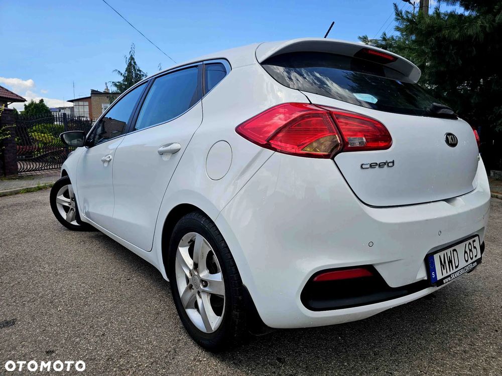 Kia Ceed 1.6 GDI ISG Platinum Edition - 8