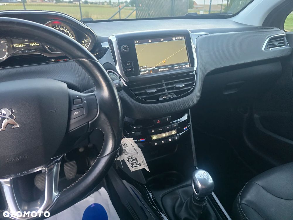 Peugeot 2008 1.5 BlueHDi Allure S&S - 14