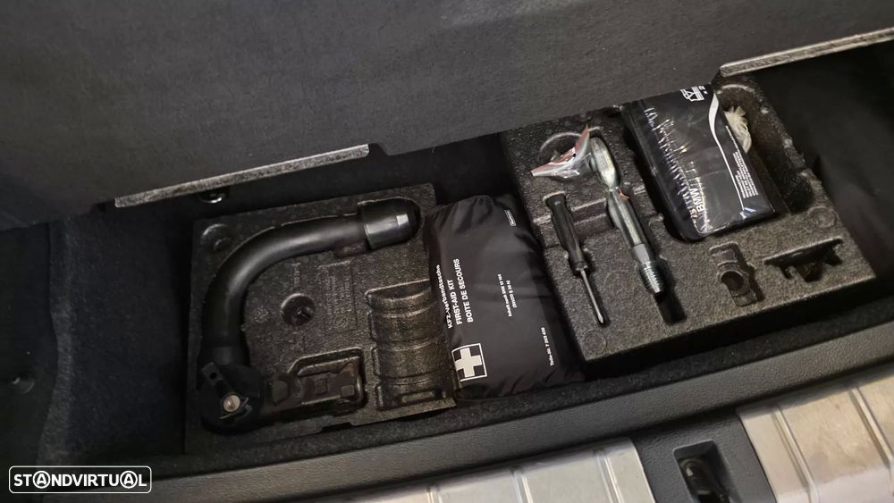 BMW X1 18 d sDrive Auto Line Sport - 24