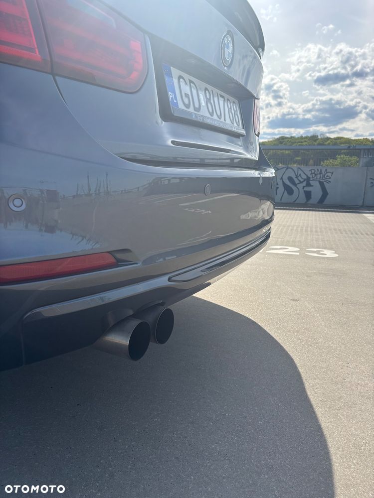 BMW Seria 3 328i Luxury Line - 9