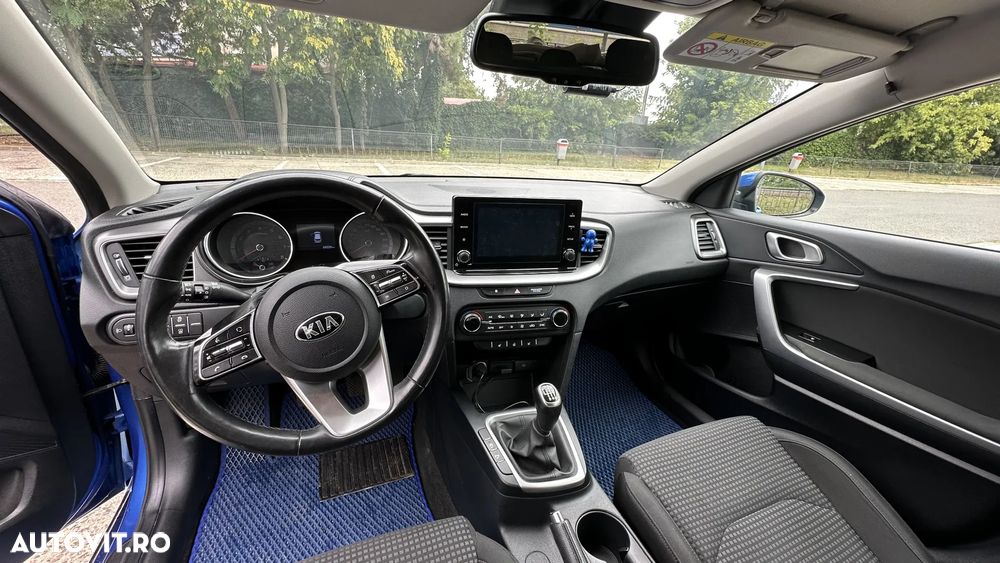 Kia Ceed - 9
