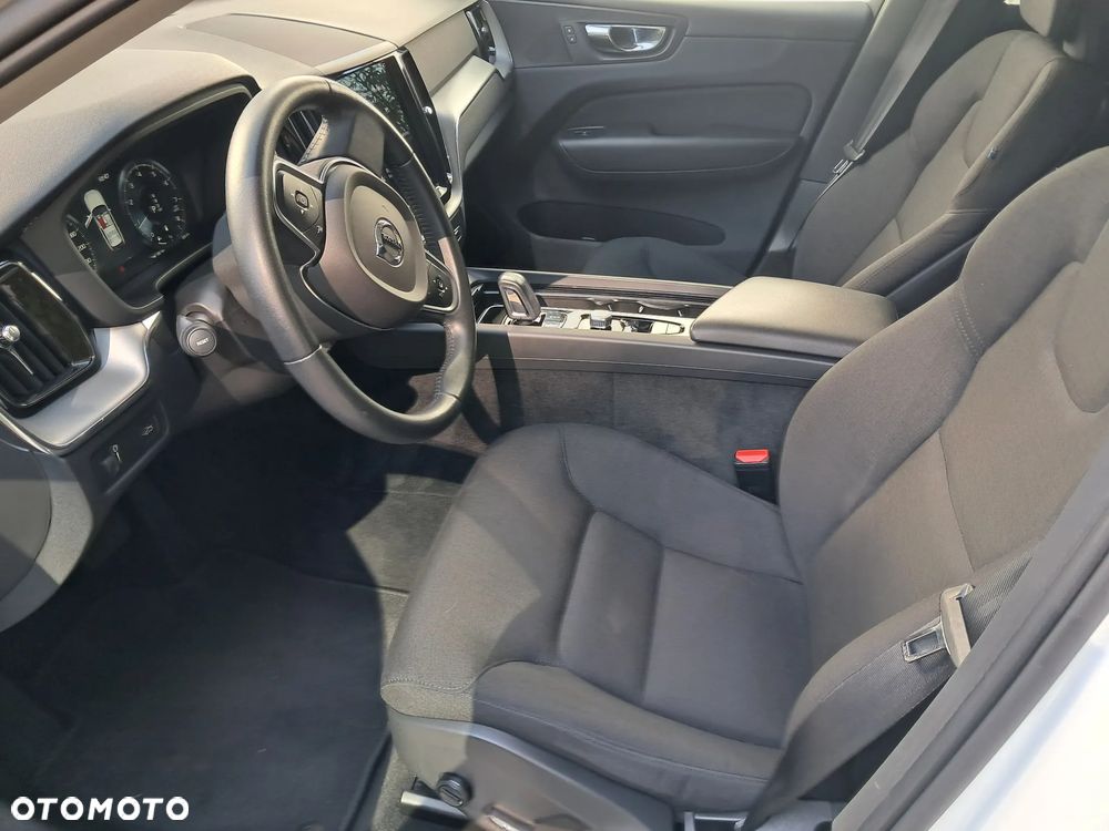 Volvo XC 60 B4 B Momentum - 13