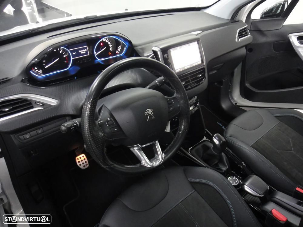 Peugeot 2008 1.2 PureTech Crossway EAT6 - 16
