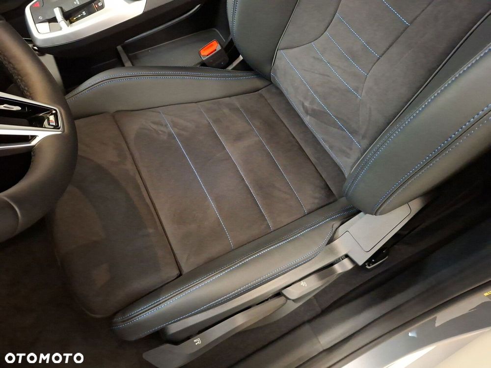 BMW iX2 eDrive20 66.5kWh M Sport Edition - 14